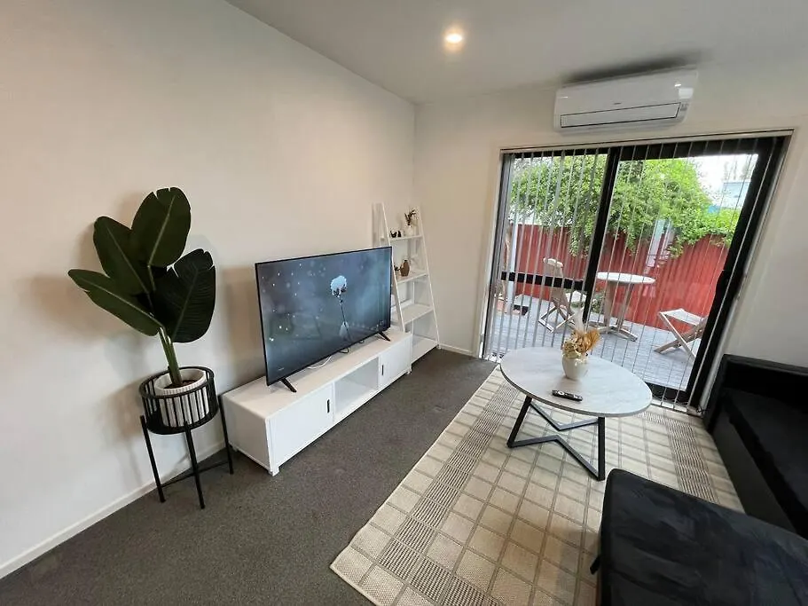 Cosy And Stylish Single Level 2 Bed Home Near Cbd Christchurch 0*,  New Zealand